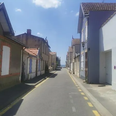 بيت للعطل Au Coin Fleuri *